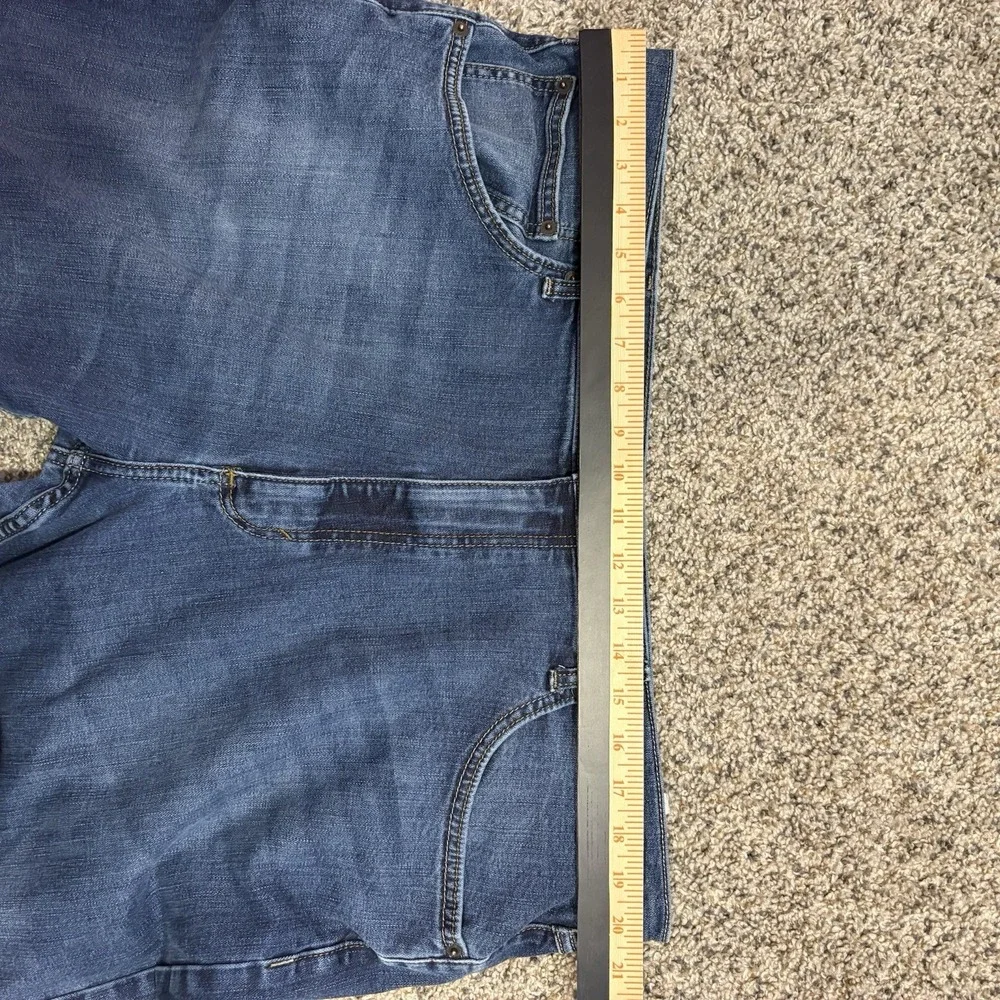 Wrangler Athletic Fit Straight Leg Jeans 40x29 Medium Wash Men's‎ Jeans